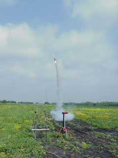 PML Io rocket blasting off, April 28, 2002